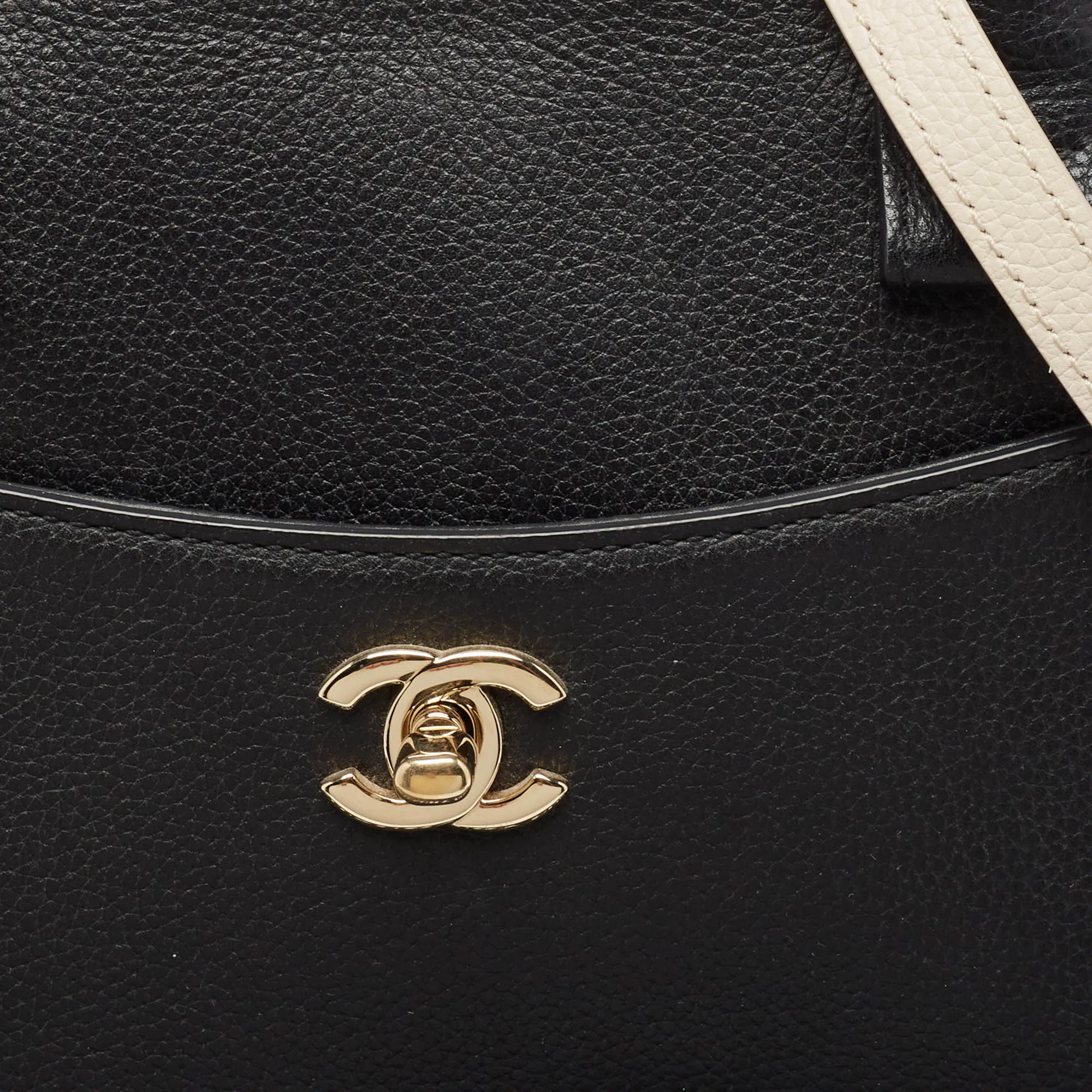CHANEL Black/Cream Leather Small Neo Executive Shopper Tote