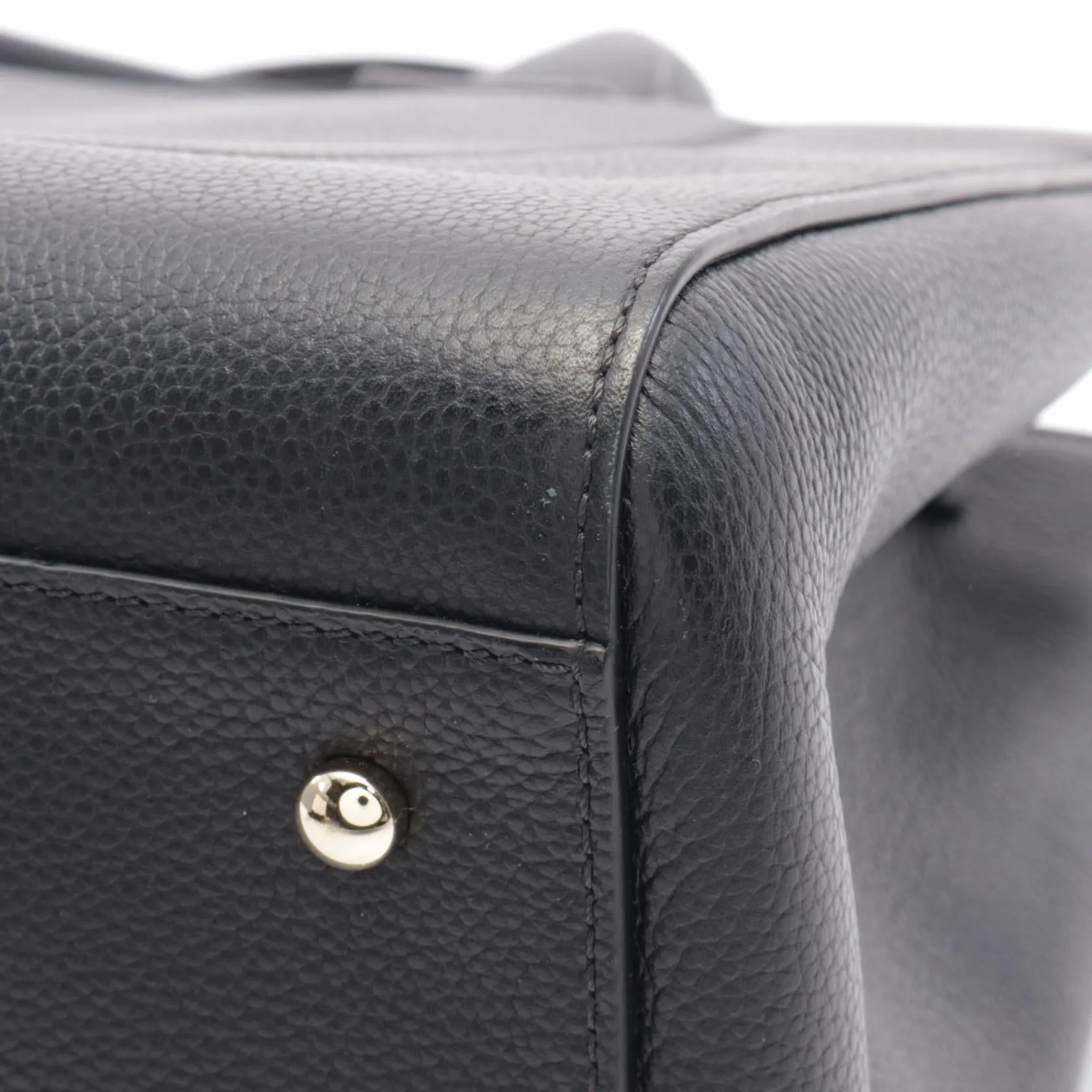 Chanel Neo Executive Leather Tote Bag A69930